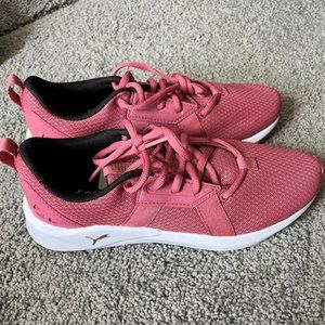 Puma - Women's Size 8 Shoes NWOT - Chroma